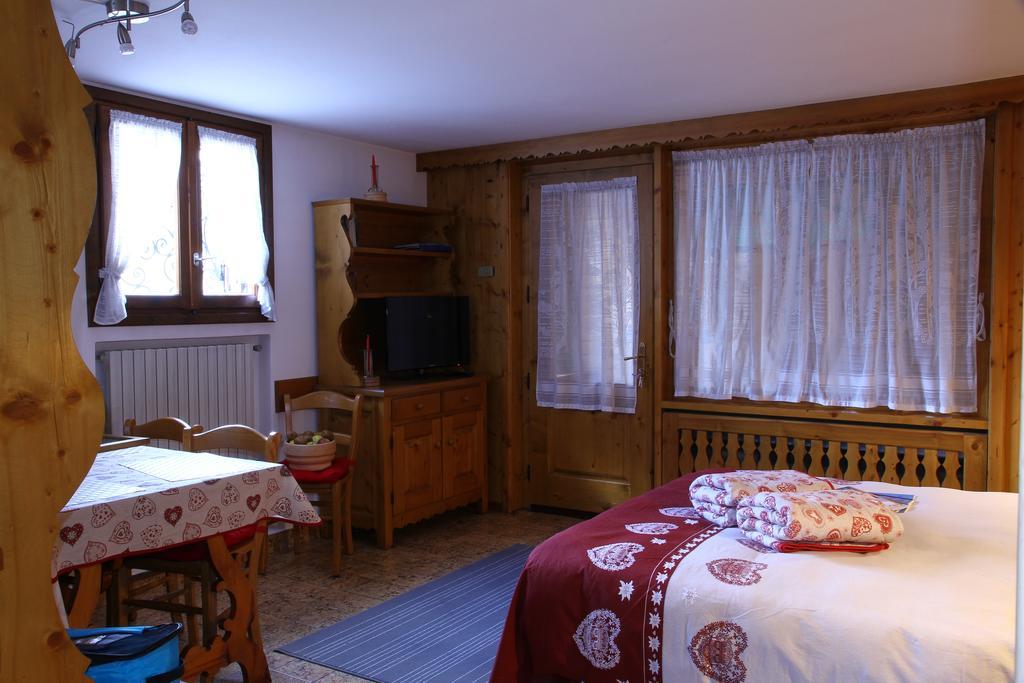 Chalet Dell'Ermellino ボルミオ エクステリア 写真