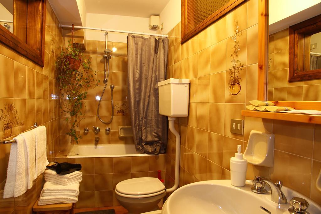 Chalet Dell'Ermellino ボルミオ エクステリア 写真